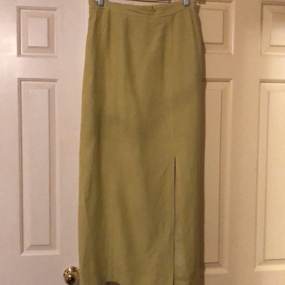 Maggy London - Picture 3 of 4